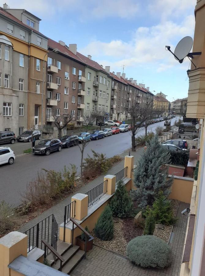 Ubytovani Na Spravnem Miste 兹诺伊莫 外观 照片